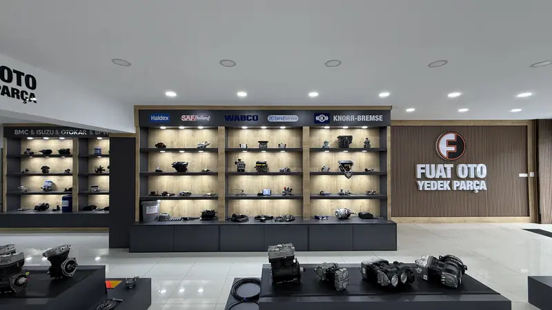 Showroom Dolapdere von Fuat Oto — Herstellerregale — 4